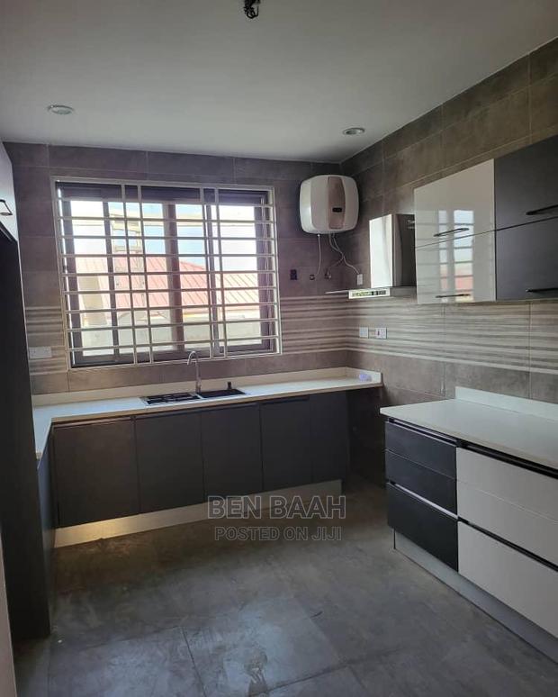 2bdrm Block of Flats in Ben Properties, Lake Side Estate for rent · Photo 5