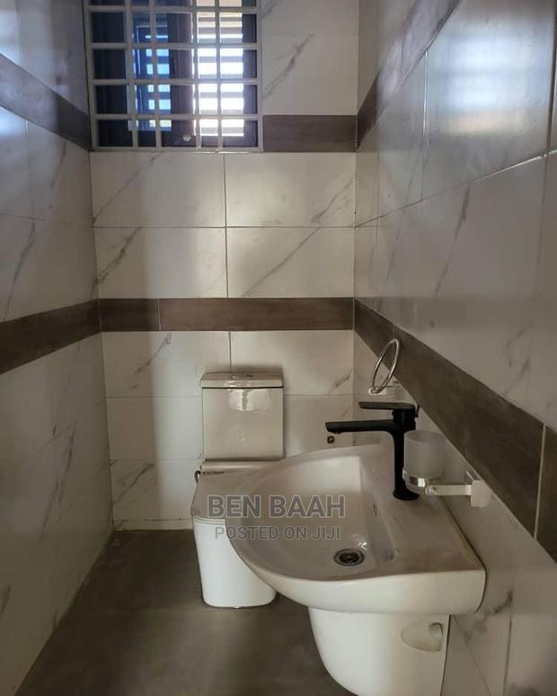 2bdrm Block of Flats in Ben Properties, Lake Side Estate for rent · Photo 6