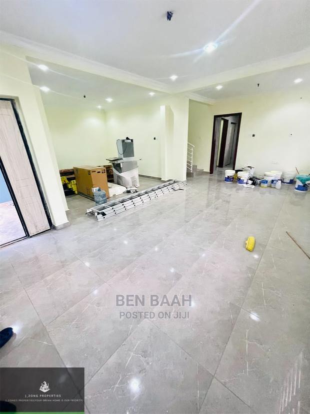 2bdrm Block of Flats in Ben Properties, Lake Side Estate for rent · Photo 2