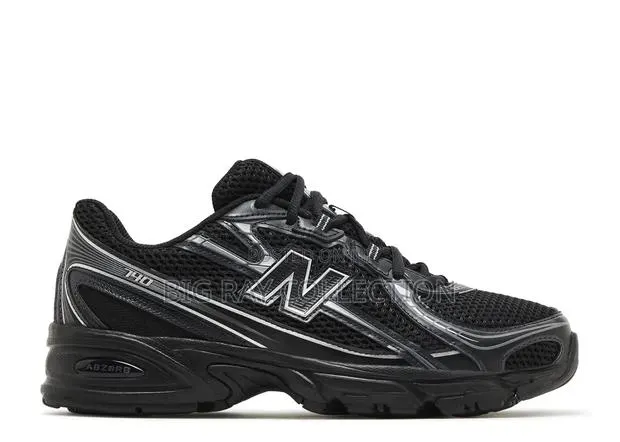 New Balance 740 'Black Silver' · Photo 1