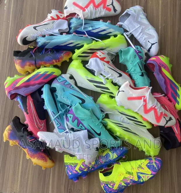 Original Football Boot Available at Cool Price · Photo 1