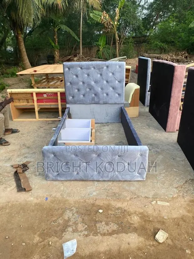 Small Ash Gray Double Bed Frame · Photo 1