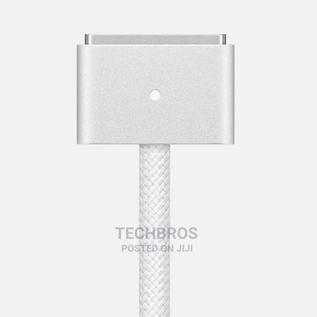 Genuine USB C- Magsafe 3 Cable for Macbook From Apple · Photo 3