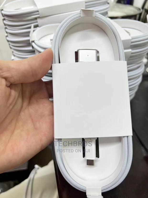 Genuine USB C- Magsafe 3 Cable for Macbook From Apple · Photo 4