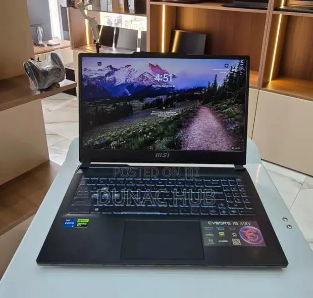 Laptop MSI Cyborg 15 8GB Intel Core i5 SSD 512GB · Photo 1