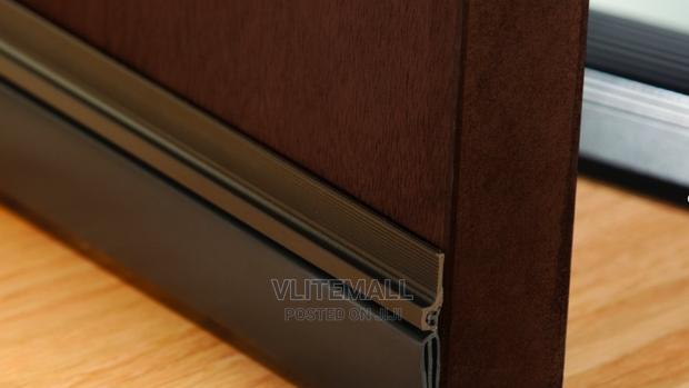 Bottom Door Seal · Photo 1
