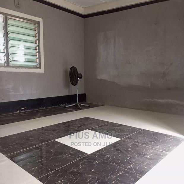 Single Room and Porch · Photo 5