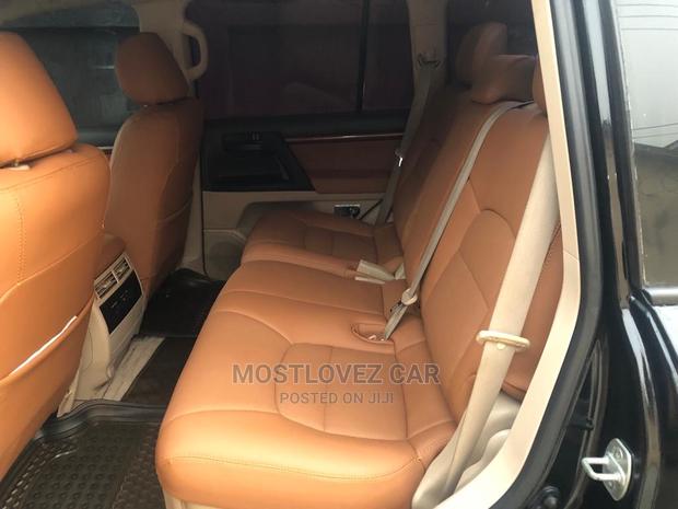 Car Rental . V8 Available for Hire in Ghana · Photo 3