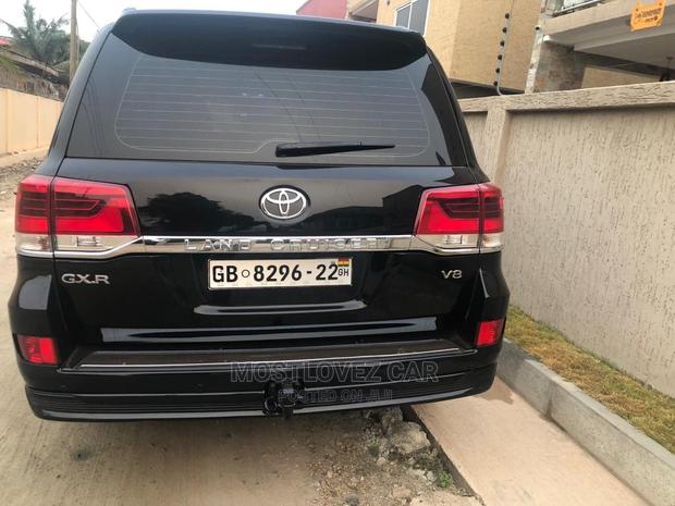 Car Rental . V8 Available for Hire in Ghana · Photo 2