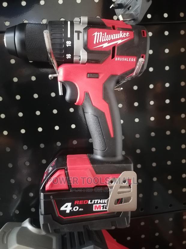 Milwaukee 18v Percussion Drill Compact Brushless 4a 2b · Photo 2