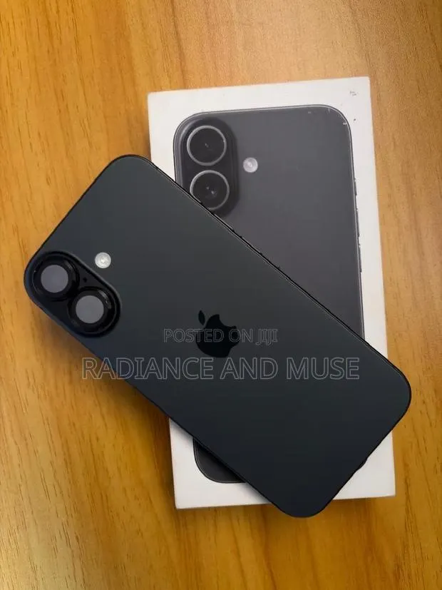 Apple iPhone 17 256 GB Black · Photo 1