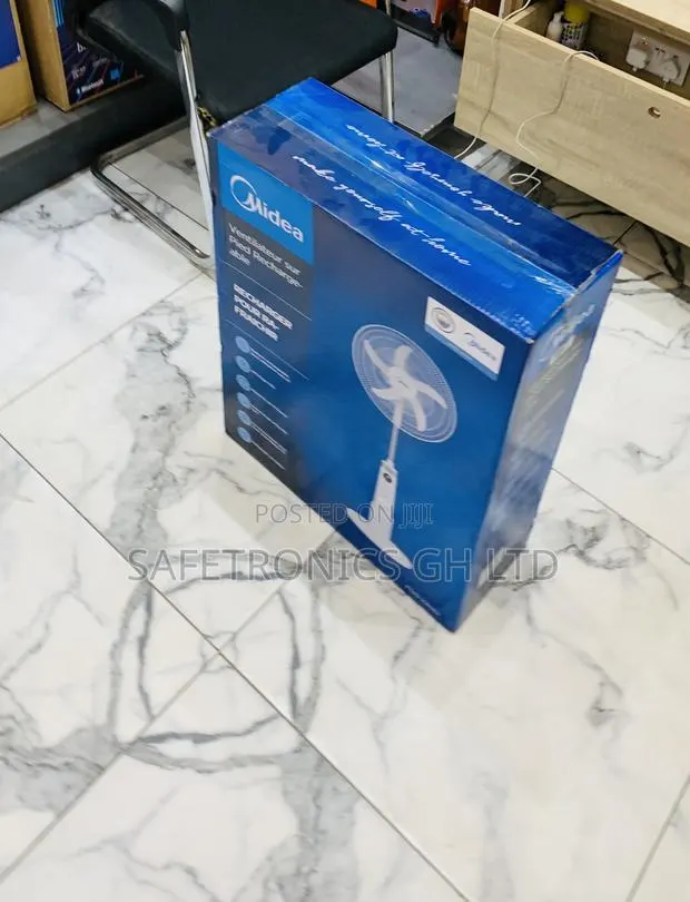 Ultra Modern Midea Fist Fan 18 Rechargeable Fan · Photo 1
