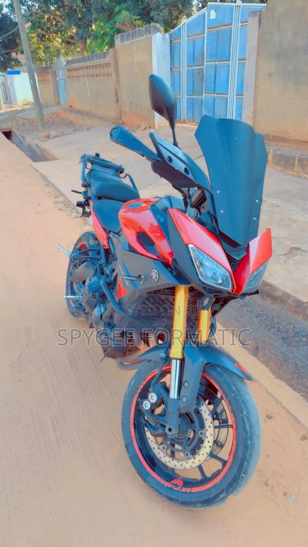 Yamaha 2016 Red · Photo 1
