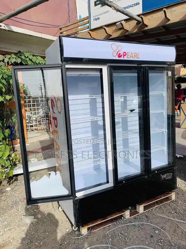 Three Doors Display Fridge Pearl · Photo 1