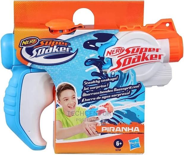Super Soaker Piranha Water Blaster Gun · Photo 1