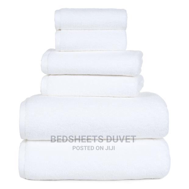 100 Percent Cotton Bathroom Towel Set · Photo 1