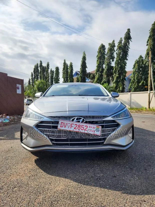 Hyundai Elantra SE 2020 Silver · Photo 1