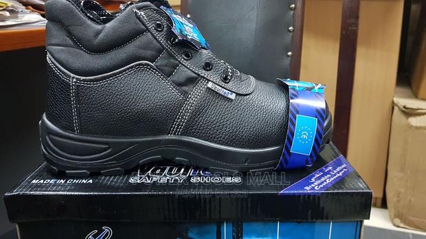 Safety Boots · Photo 1