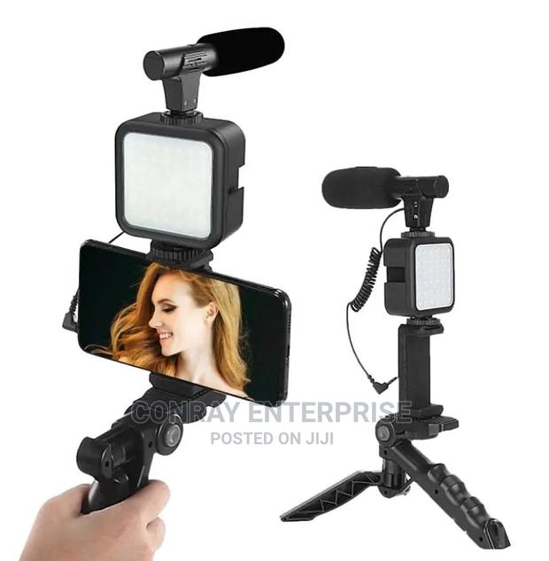 Video Making Kit With Light, Microphone and Remote. · Photo 2