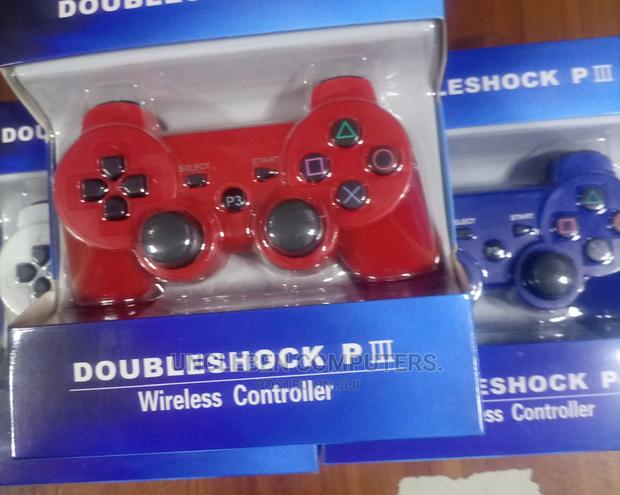 PS3 Controllers · Photo 3