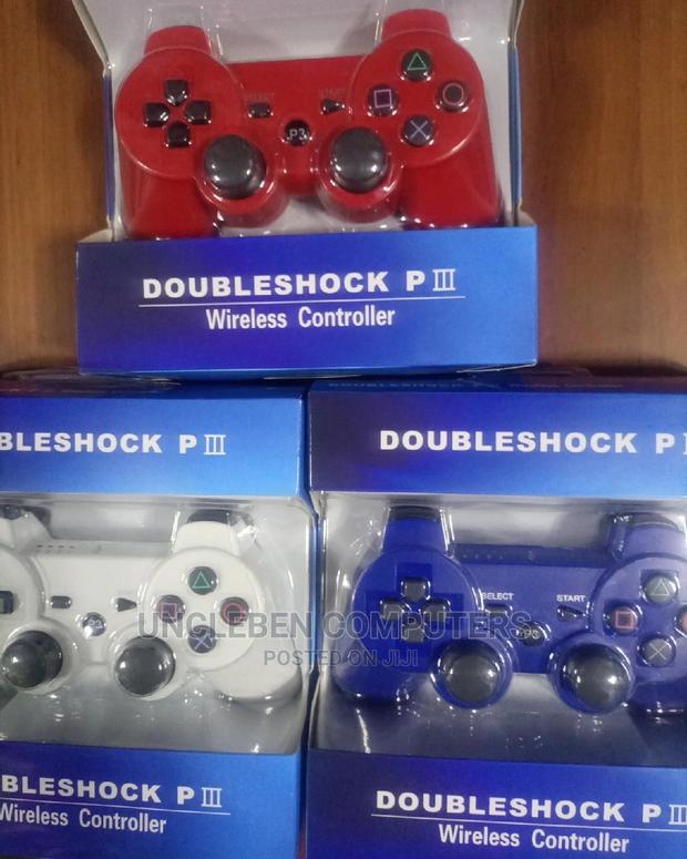 PS3 Controllers · Photo 2