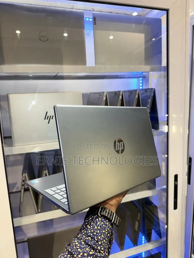 Laptop HP 15 4GB Intel SSD 128GB · Photo 1