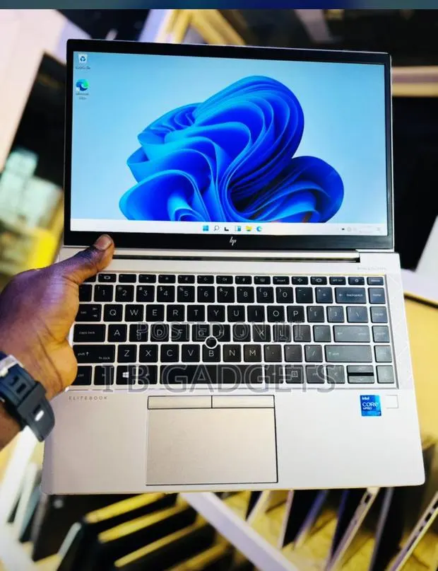 Laptop HP EliteBook 840 G8 16GB Intel Core I7 SSD 512GB · Photo 1