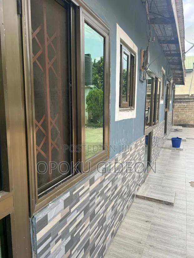 1bdrm Room & Parlour in Ablekuma for rent