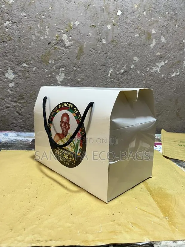 Custom Paper Bags · Photo 1
