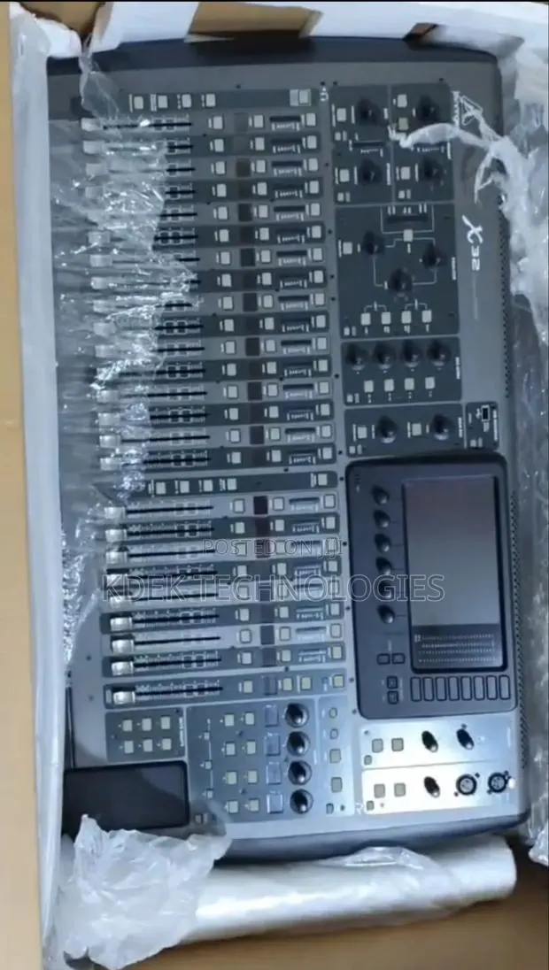 Behringer X32 Digital Mixer 40 Input Channels 99% New · Photo 1