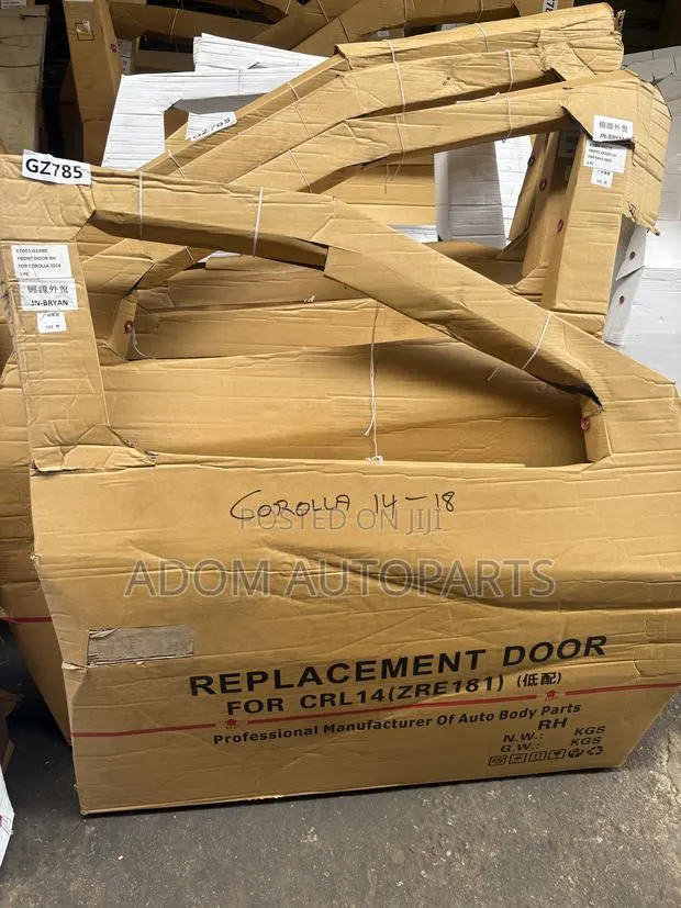Toyota Corolla Door 2014 2015 2016 2017 2018 2019 · Photo 1