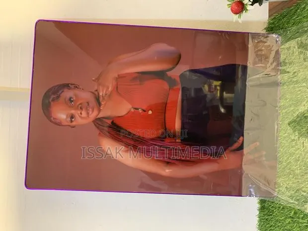 16in X 24in Picture Frame (Purple Edge) · Photo 1