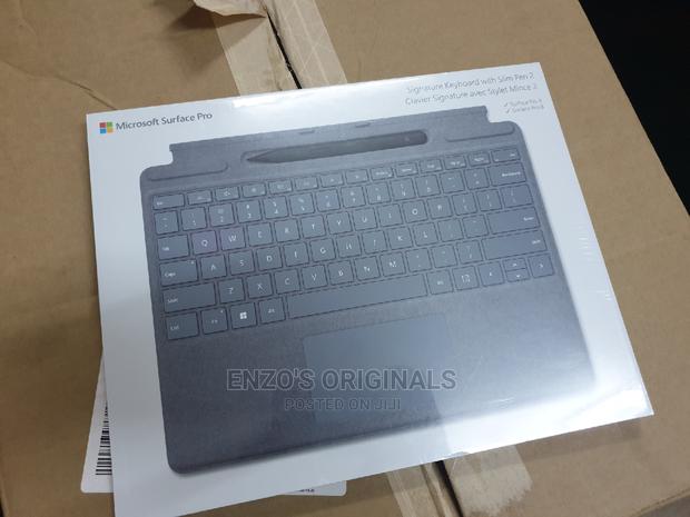 Microsoft Surface Pro 9 8 Signature Keyboard + Slim Pen · Photo 2