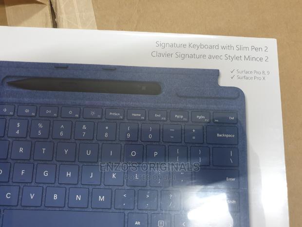 Microsoft Surface Pro 9 Signature Type Cover Keyboard + Pen · Photo 1