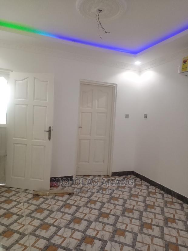 1bdrm Apartment in the Dorns Properties, New Town for Rent · Photo 8