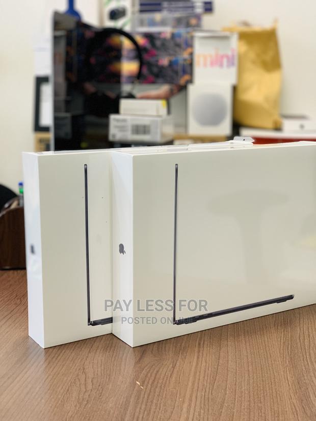 New Laptop Apple MacBook Air 2022 M2 8GB Apple M2 SSD 512GB · Photo 2