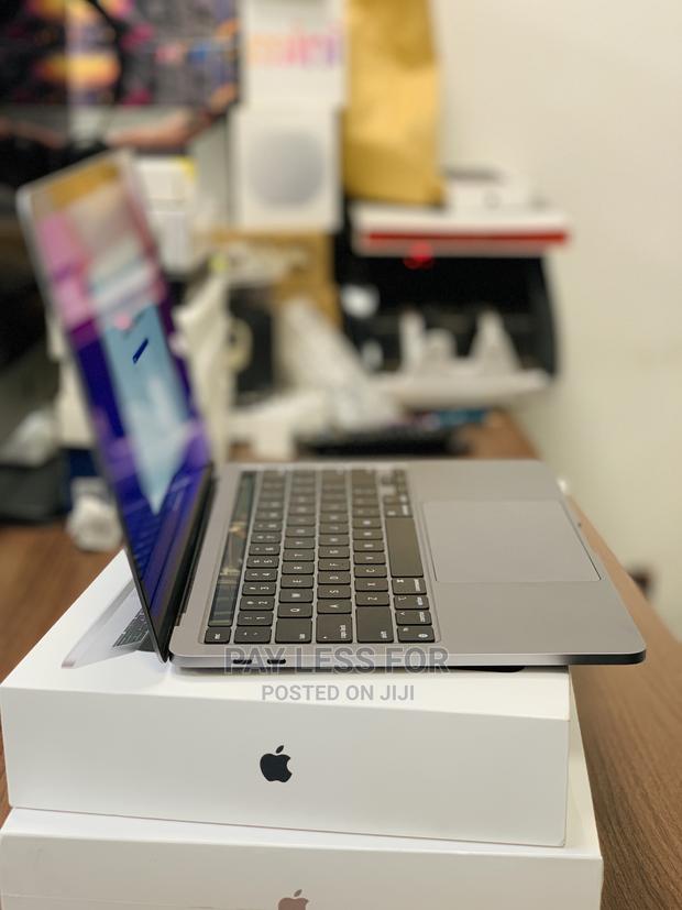 New Laptop Apple MacBook Pro 2022 M2 8GB Apple M2 SSD 256GB · Photo 4