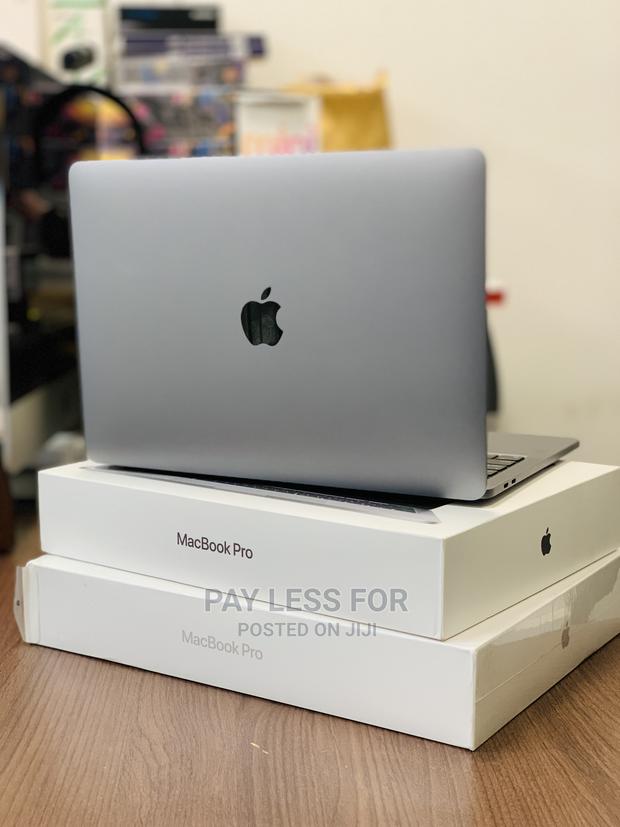 New Laptop Apple MacBook Pro 2022 M2 8GB Apple M2 SSD 256GB · Photo 5