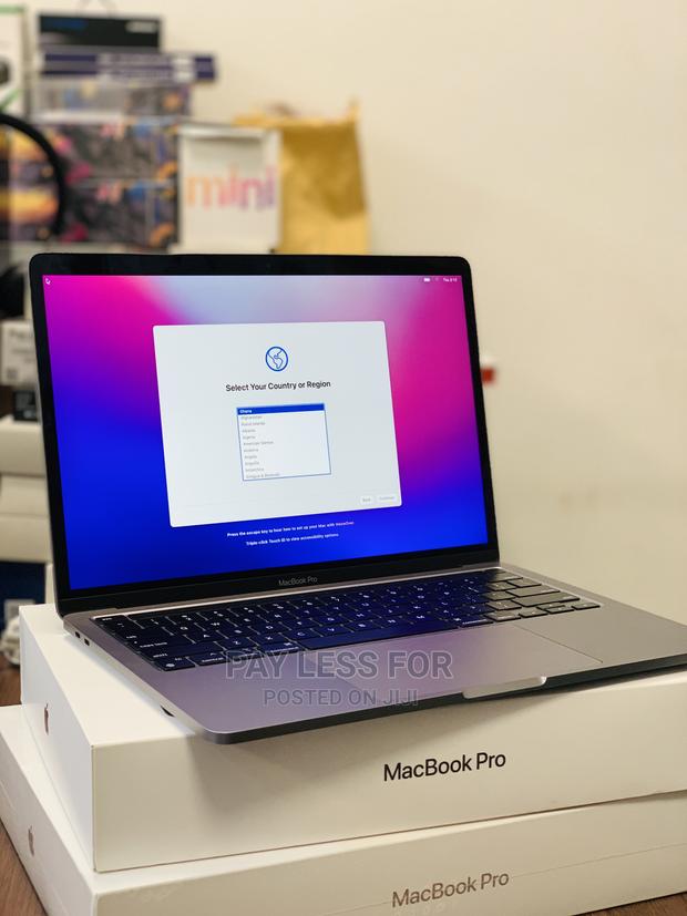 New Laptop Apple MacBook Pro 2022 M2 8GB Apple M2 SSD 256GB · Photo 1