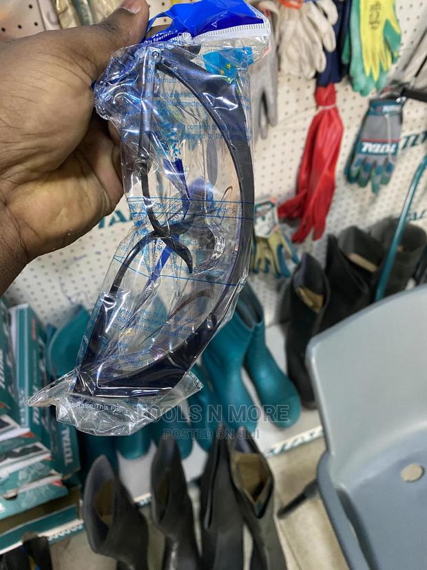 VAULTEX Safety Googles · Photo 1