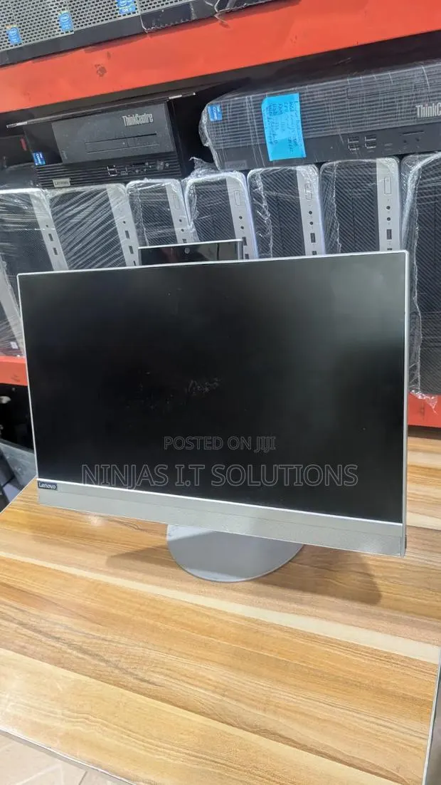 Desktop Computer Lenovo ideacentre AIO 520 8GB Intel Core i3 HDD 1T · Photo 1