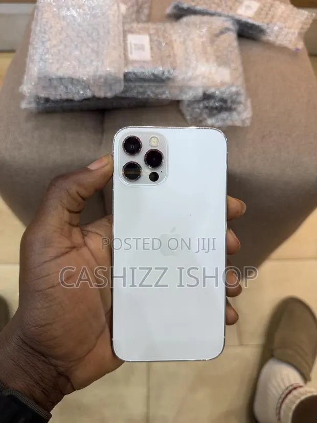 Apple iPhone 12 Pro 128 GB White · Photo 1