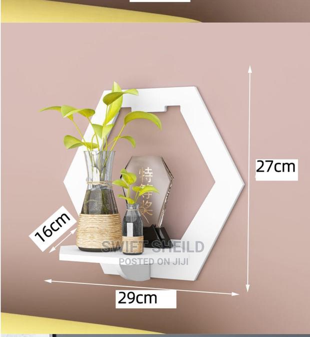 Floating Wall Shelve · Photo 1