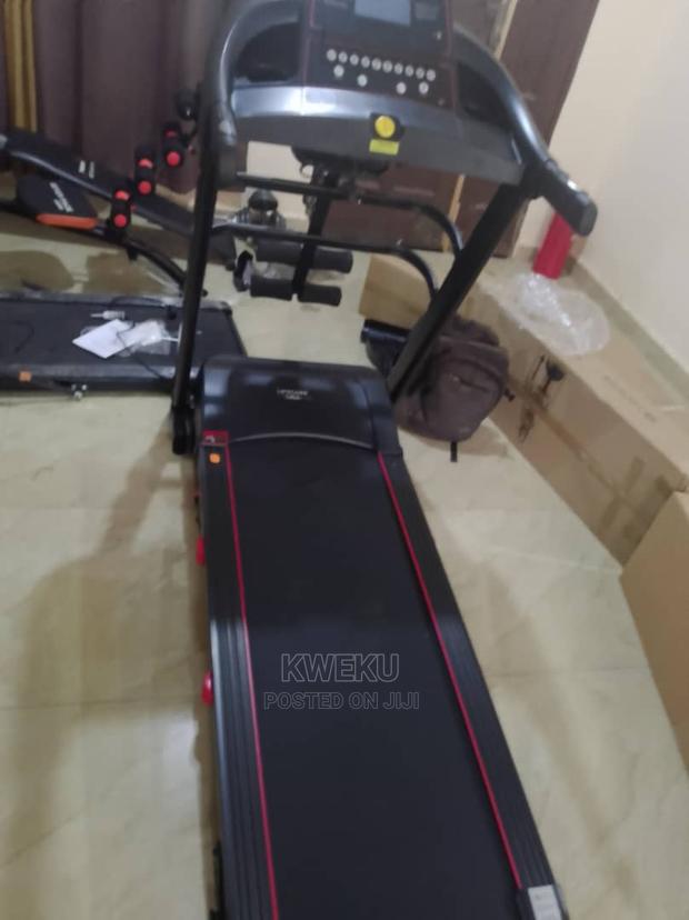 Treadmill With Massager Lifecare · Photo 1