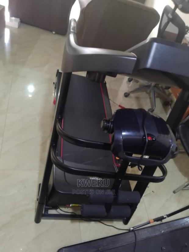 Treadmill With Massager Lifecare · Photo 3
