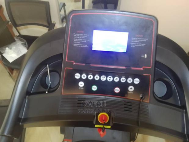 Treadmill With Massager Lifecare · Photo 4