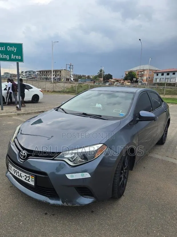 Toyota Corolla L 4dr Sedan (1.8L 4cyl 4A) 2015 Gray · Photo 1