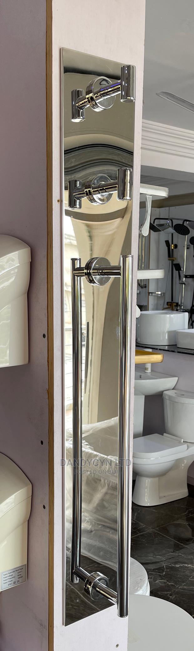 Towel Rail With Hooks · Photo 1