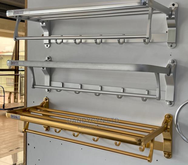 Multi Towel Rack With Hooks · Photo 1