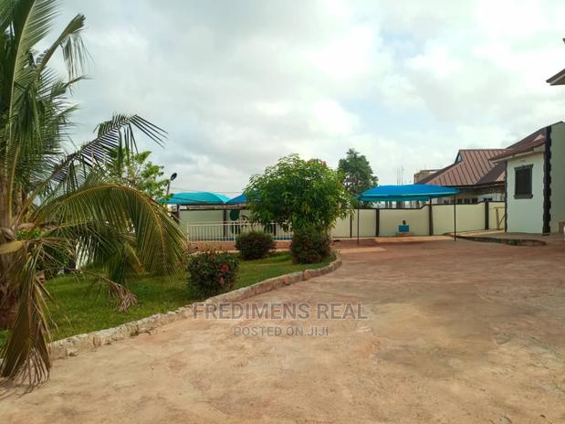 8bdrm House in Fredimens Real, Kumasi Metropolitan for Sale · Photo 2